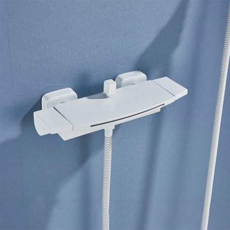 Mitigeur Mural Blanc Biggo : Élégance, Cascade Relaxante et Modernité