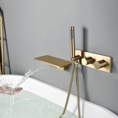 Mitigeur Thermostatique Doré Léno : Luxe, Cascade Relaxante et Design Moderne