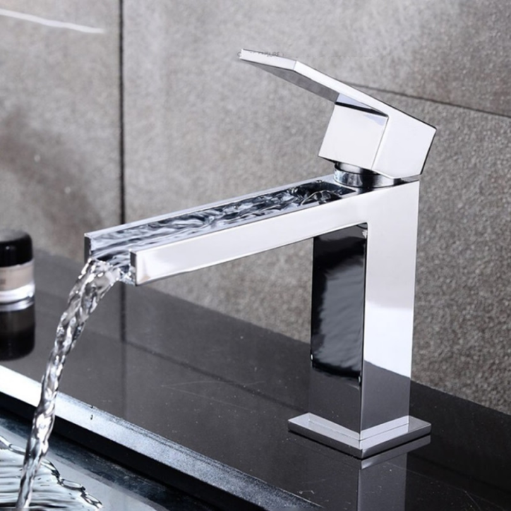 Mitigeur lavabo cascade chrome, France