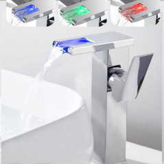 Mitigeur Lavabo LED Proton – Cascade Lumineuse et Style Moderne Unique