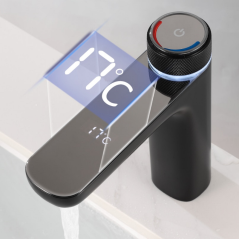 Versus : Mitigeur électronique noir, design sophistiqué et technologie innovante