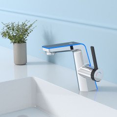 Mitigeur LED chromé : Élégance, innovation et économie pour votre salle de bain