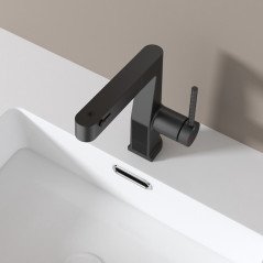 Mitigeur noir LED : design moderne, affichage température et douchette pratique