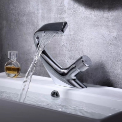 Découvrez Tinum : le mitigeur lavabo en chrome qui sublime votre salle de bain !