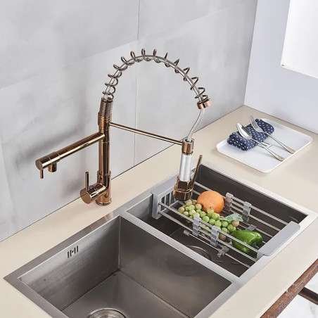 Bayon : Robinet mural design en chrome avec douchette pratique et stylée