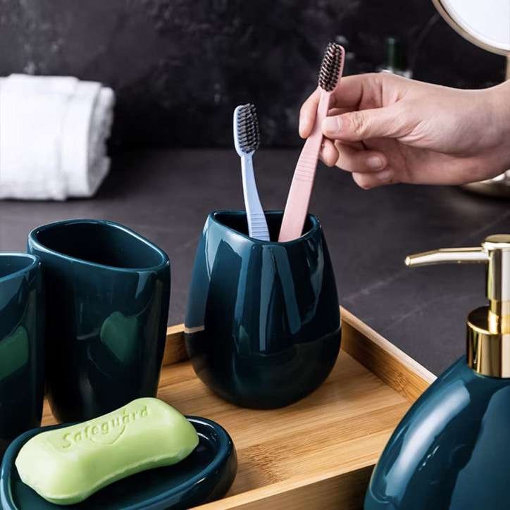 Pack accessoires de salle de bain, 6 pièces Pack accessoires de salle de bain, 6 pièces