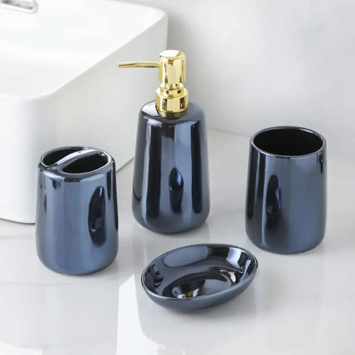 Lot 4 pièces d’accessoires design pour salle de bain