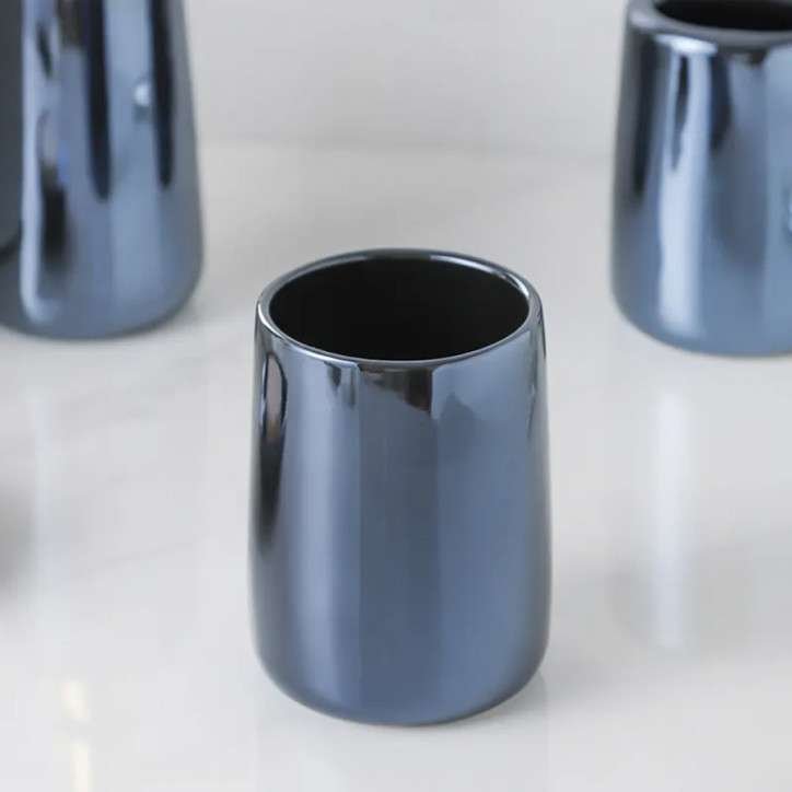 Lot 4 pièces d’accessoires design pour salle de bain