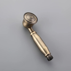 "Zagoria" : La colonne de douche en bronze antique pour une salle de bain chic