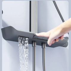 Colonne de douche LED noire Brako : design, confort et technologie innovante