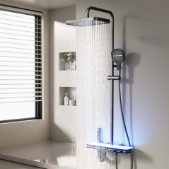 Zeusse : Colonne de Douche LED Écologique avec Cascade et Affichage Digital